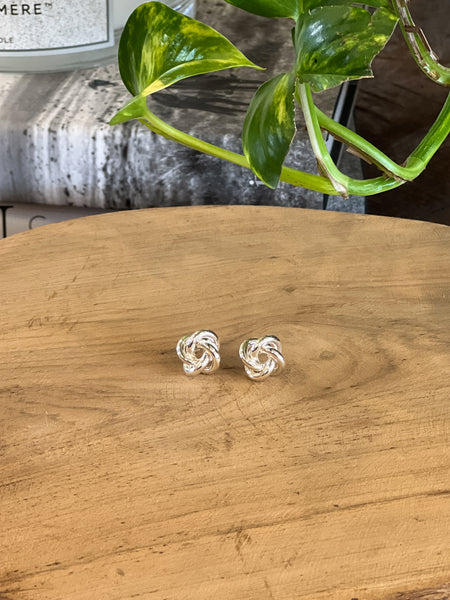 METAL KNOT STUD EARRING, SILVER