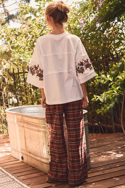 FLORAL EMBROIDERED KNIT TOP, WHITE