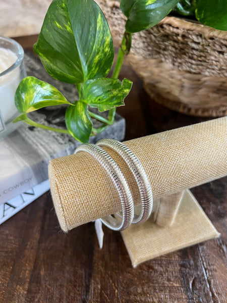 WATER RESISTANT RIBBED TEXTURED BRACELETS, SILVER