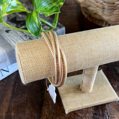 WATER RESISTANT 2 STRAND RIBBED TWISTED BRACELET, GOLD