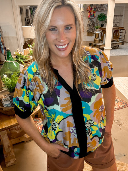 FLOWER TOP W/ BLACK TRIM