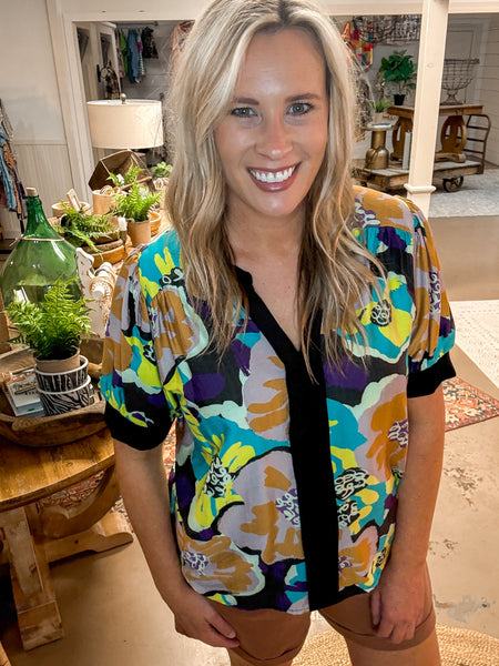 FLOWER TOP W/ BLACK TRIM