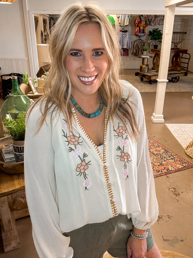 FLORAL EMBROIDERED CRINKLE BLOUSE