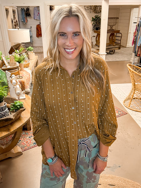 BOW PRINT BUTTON DOWN, MOCHA