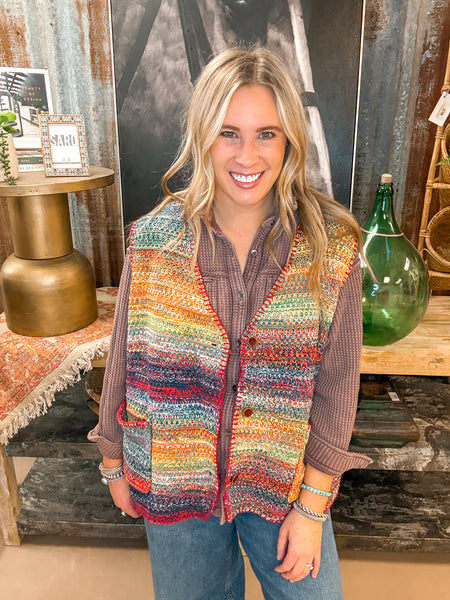 MULTI COLOR THREAD KNITTED SWEATER VEST