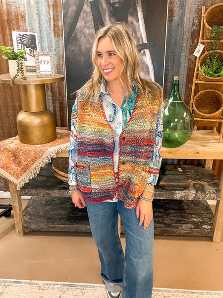 MULTI COLOR THREAD KNITTED SWEATER VEST