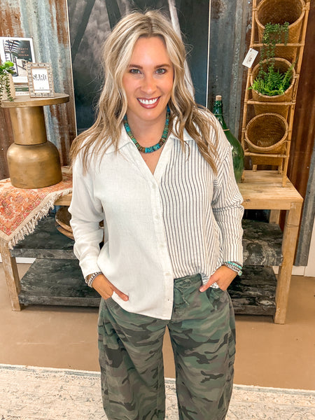 HALF STRIPE BUTTON DOWN