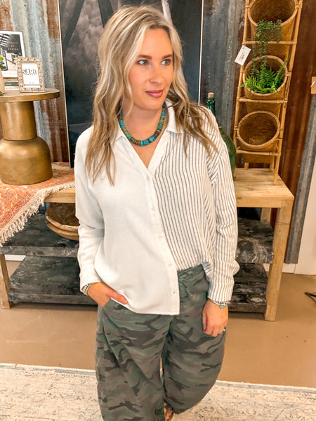 HALF STRIPE BUTTON DOWN