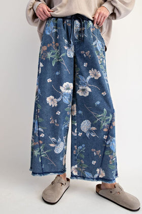FLORAL PRINTED WASHED DENIM PANTS