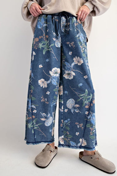 FLORAL PRINTED WASHED DENIM PANTS